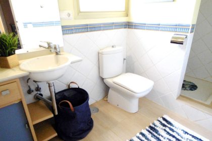 657c90d87dea959bc10fb5549418cb99 - 20