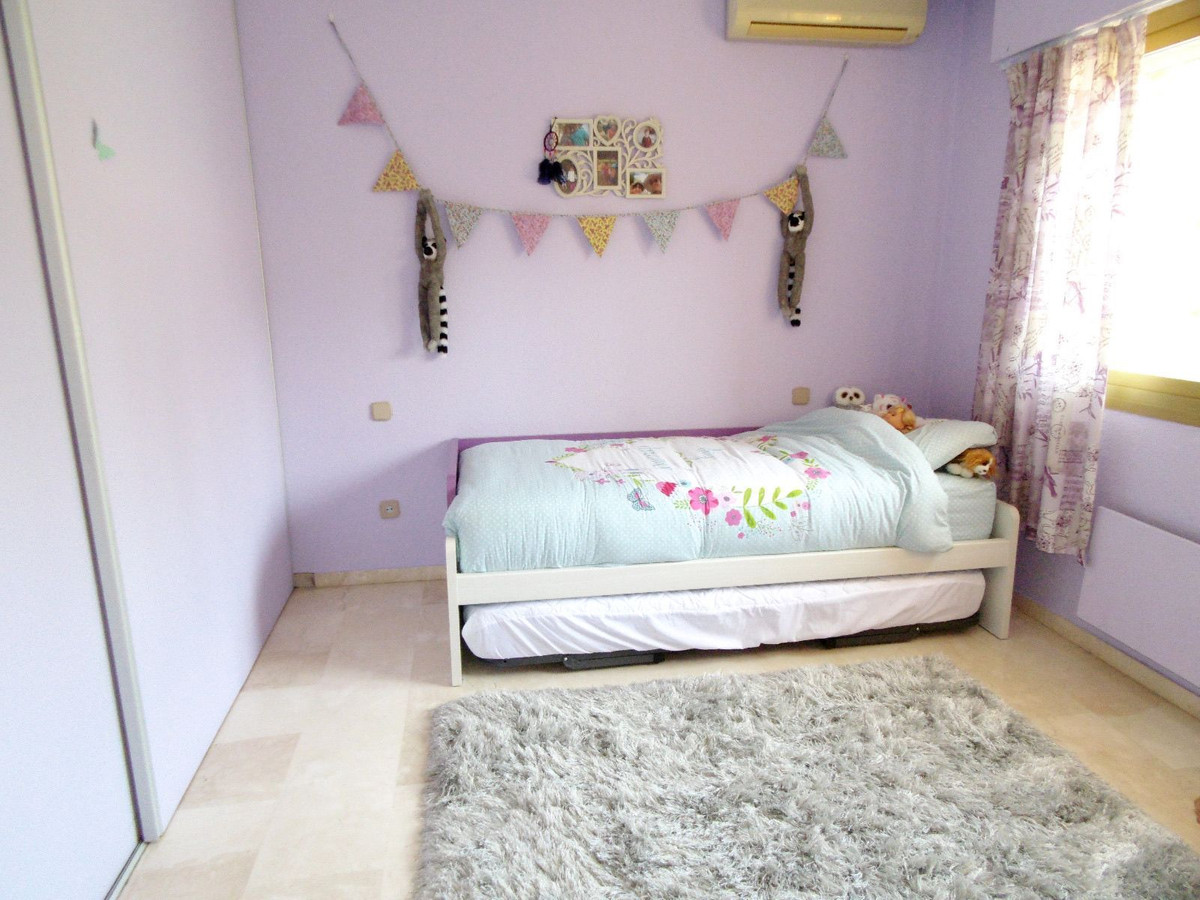 657c90d87dea959bc10fb5549418cb99 - 22