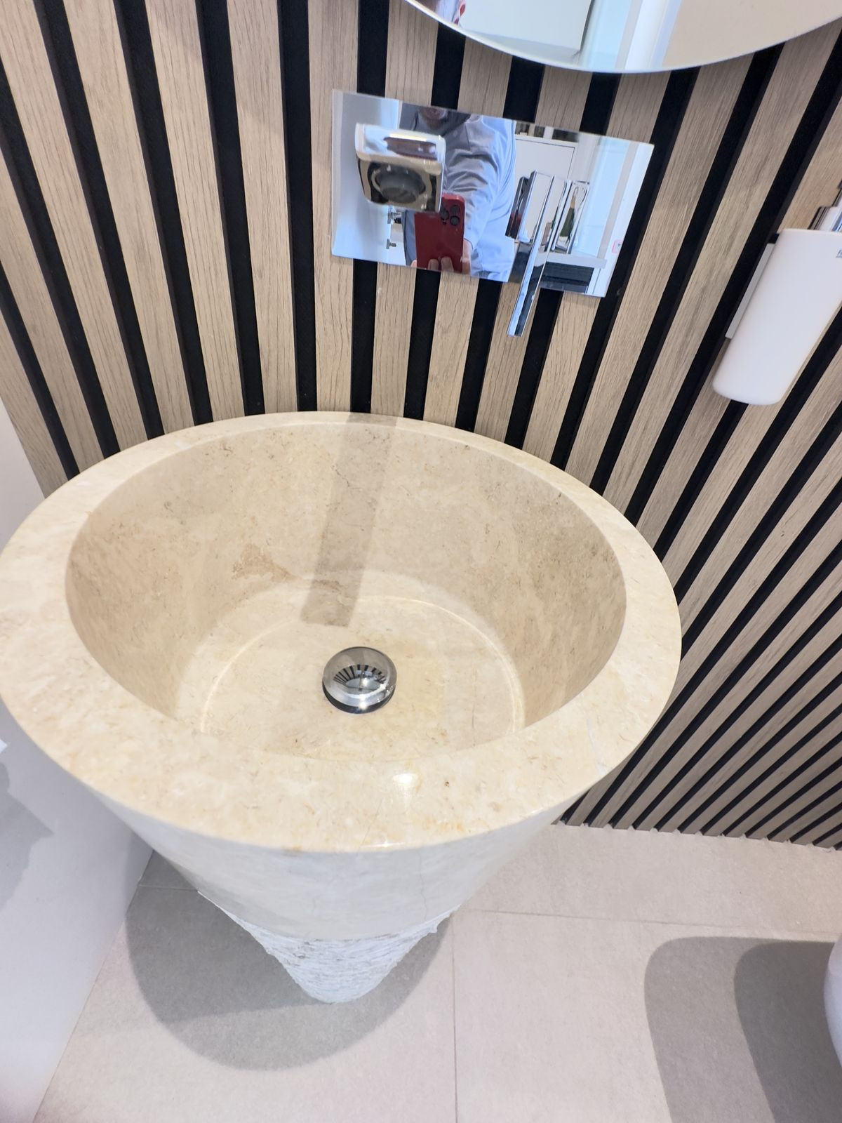 6667a9d385a026017403a855bec46364 - 52