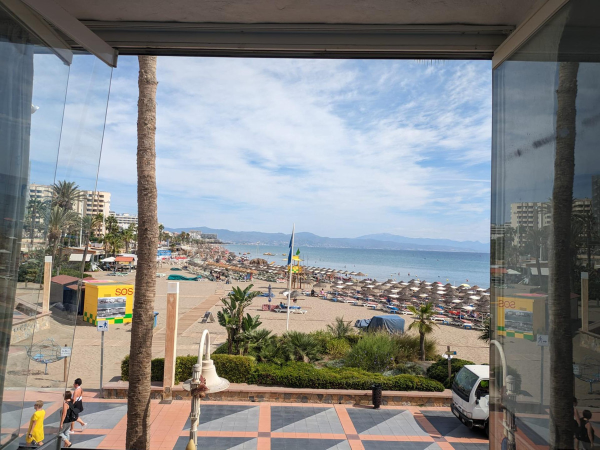 669cff28d8364aece3f787120b26bc9d - 14