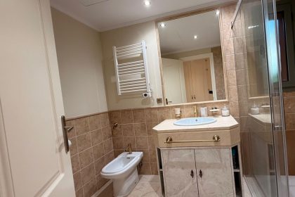 66ac03d97f13ccf0002775b0a18b44a8 - 20