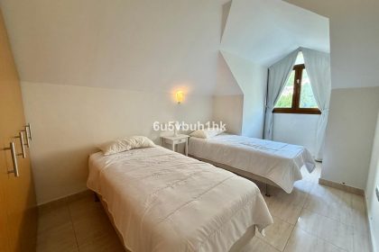 6718d86e96244709dc7edd39e99a3964 - 12