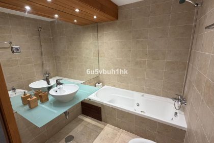 6718d86e96244709dc7edd39e99a3964 - 16