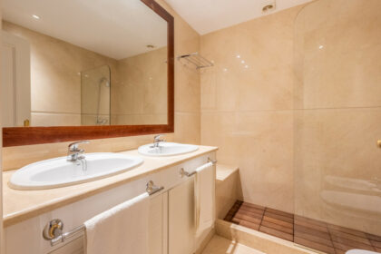 676d698382b3a3d8e9648083aed10b42 - 15