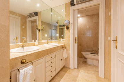 676d698382b3a3d8e9648083aed10b42 - 16