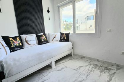 685b18b28a4a30a5e1b2eb60a795b30d - 12