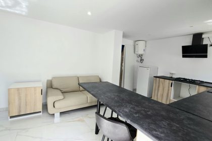 685b18b28a4a30a5e1b2eb60a795b30d - 23