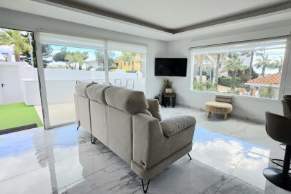 685b18b28a4a30a5e1b2eb60a795b30d - 5