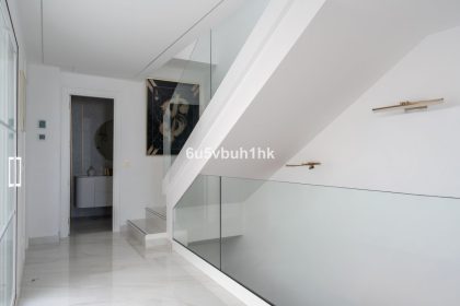 68832dbd4879062412c6f3b7022b3eb1 - 30