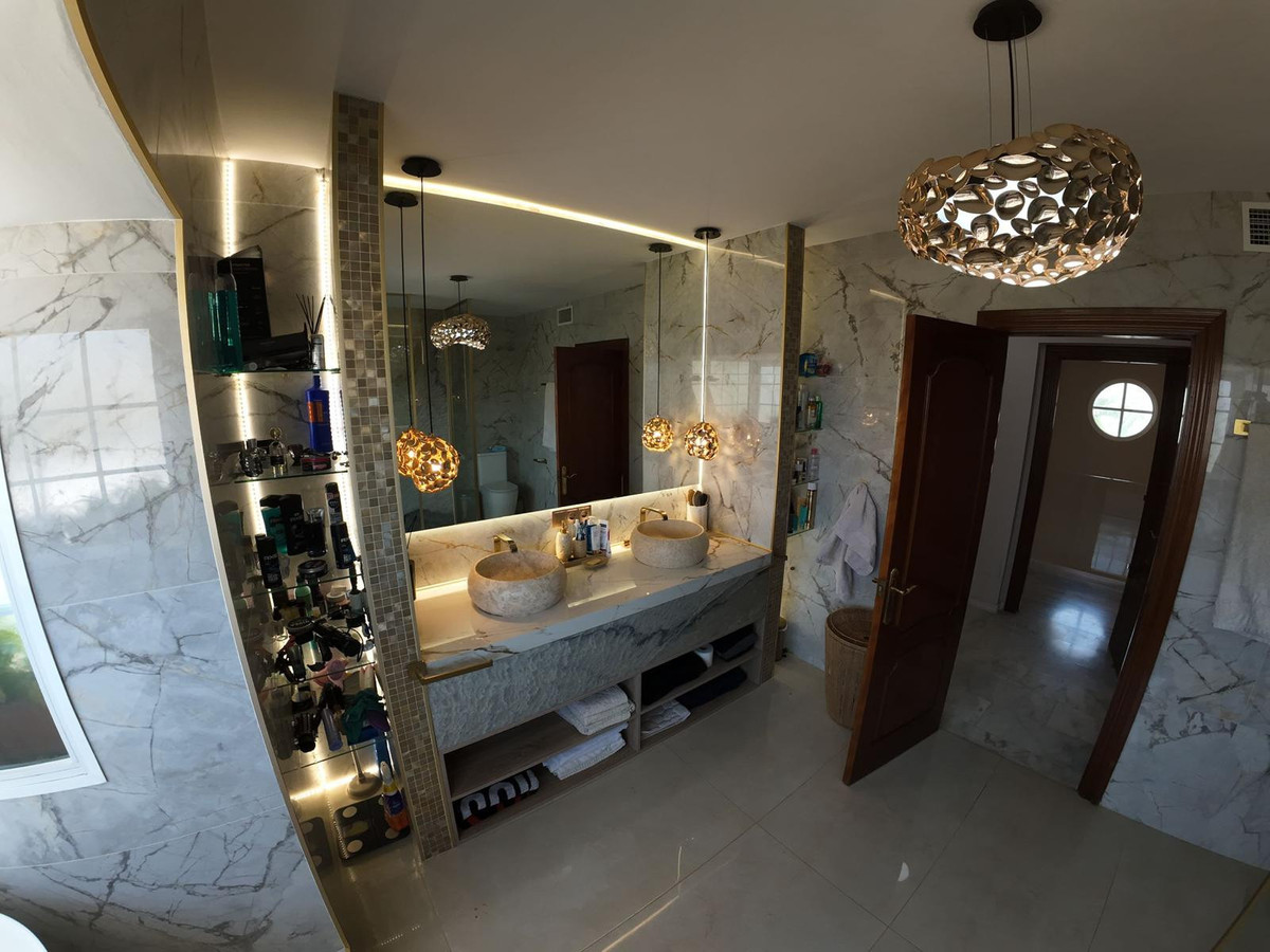 68ebd2f832ed0e7b4c3b7a09b4e9f6cd - 18