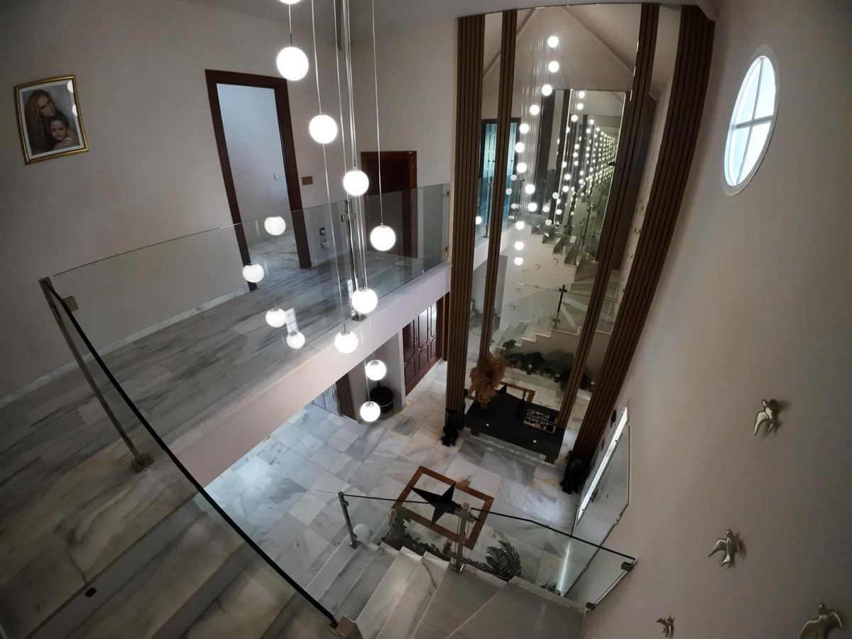 68ebd2f832ed0e7b4c3b7a09b4e9f6cd - 24