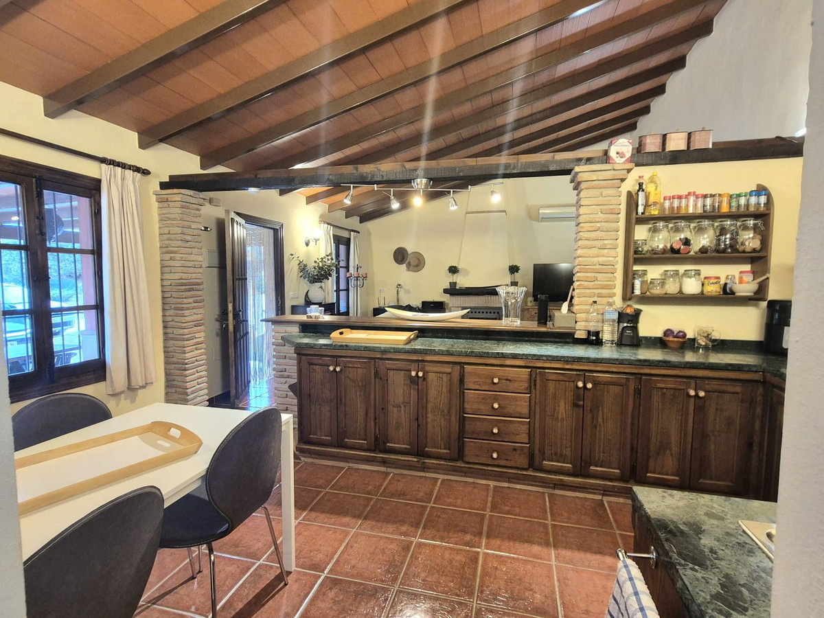 69794b9558b9577da601c2d686902397 - 12