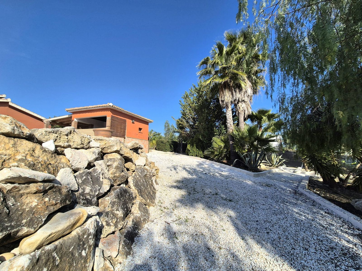 69794b9558b9577da601c2d686902397 - 61