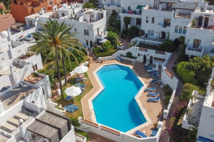 697e679b5403c43b9d705f3fd17127b6 - 1