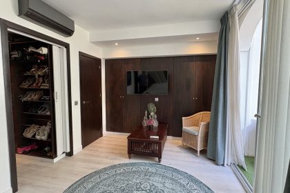 6a1ecfbdc4f00b41bcd569287cf177f6 - 11