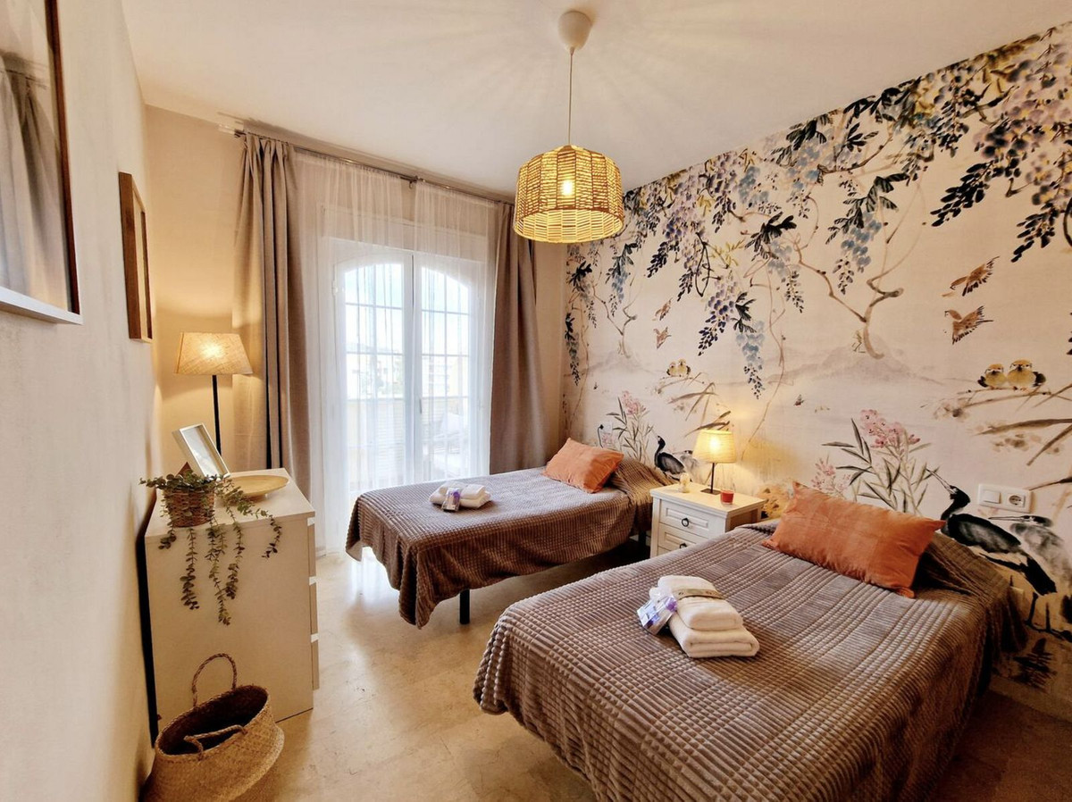 6a523b827cc30b2ba50498e9f272291f - 12