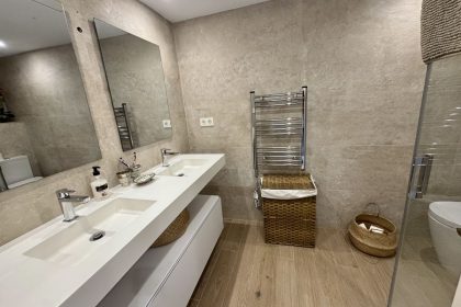 6b0ee2b1c6be9c287d0c703d361db4ae - 15