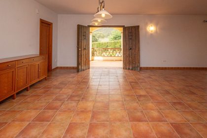 6b8fbc76a512816ab4fb438a7d1e53f9 - 23