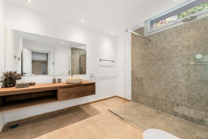 6c4ce75a6d20302359c717cf1a7fb0d9 - 22