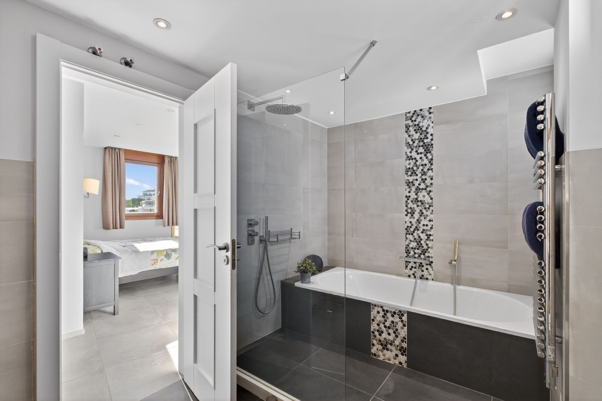 6ef53d007b8c132ece4018899578efb2 - 24