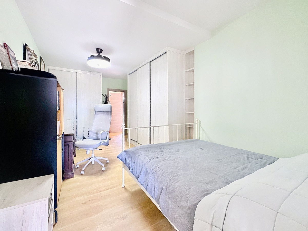 6efdb19777554892d84fd5a1b953f68f - 13