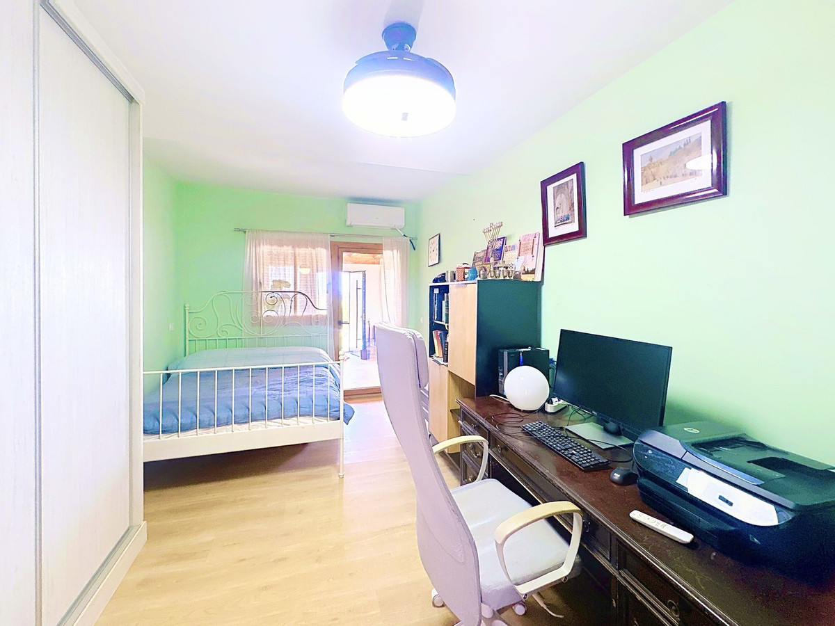 6efdb19777554892d84fd5a1b953f68f - 14