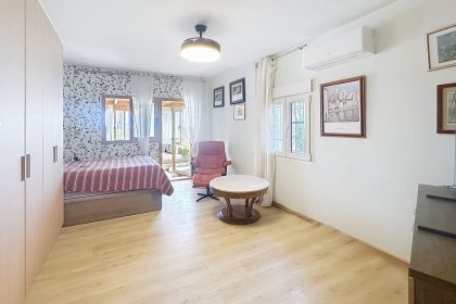 6efdb19777554892d84fd5a1b953f68f - 20