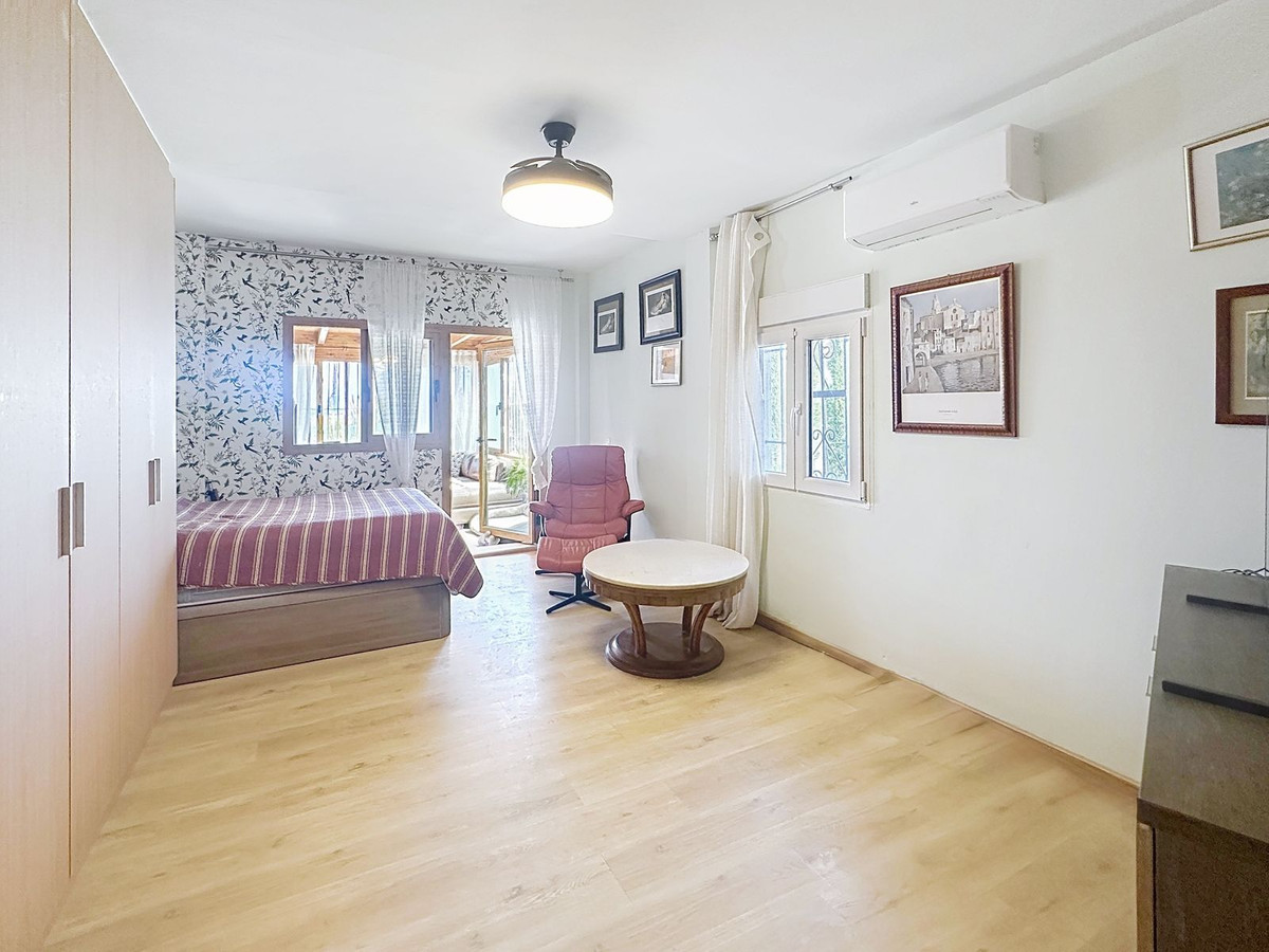 6efdb19777554892d84fd5a1b953f68f - 20