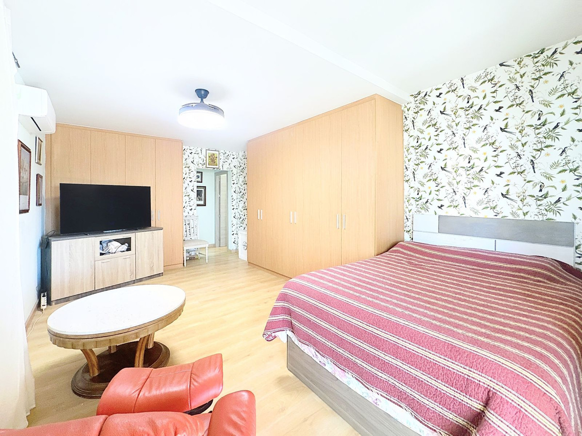 6efdb19777554892d84fd5a1b953f68f - 21