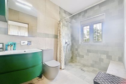 6efdb19777554892d84fd5a1b953f68f - 26