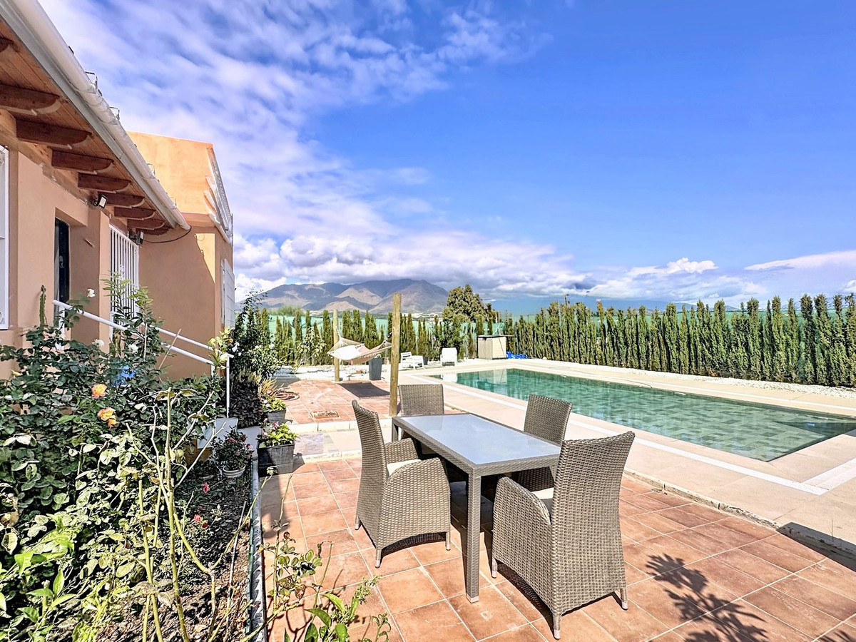 6efdb19777554892d84fd5a1b953f68f - 5