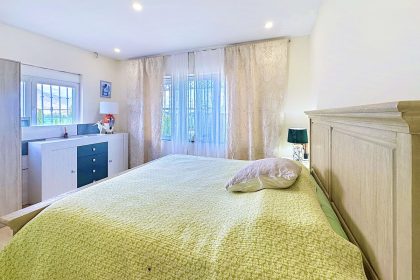 6efdb19777554892d84fd5a1b953f68f - 8