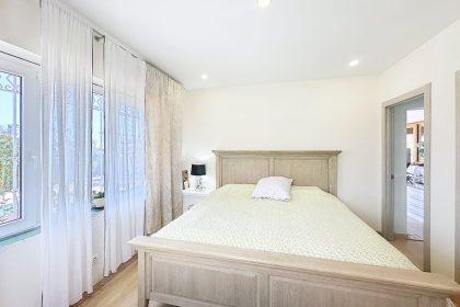 6efdb19777554892d84fd5a1b953f68f - 9