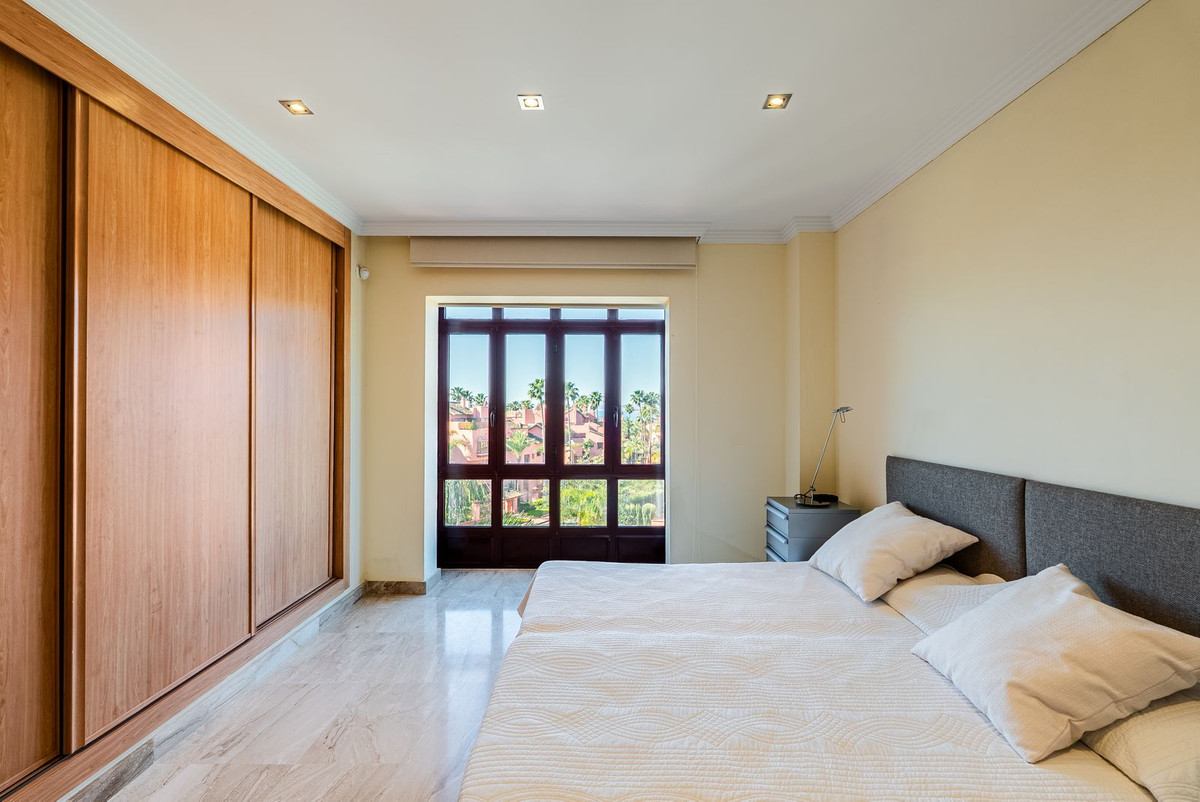 6f19f8c245a60de1ded6e7dbbfa23ce3 - 16