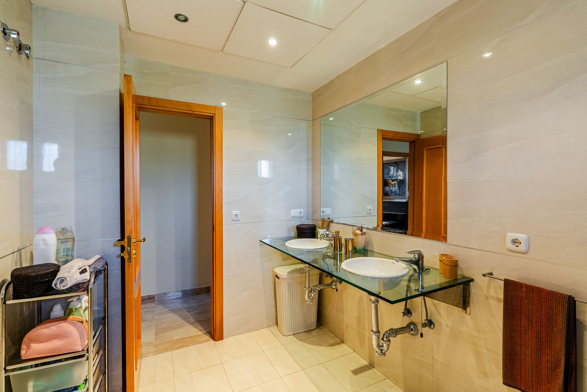 6f19f8c245a60de1ded6e7dbbfa23ce3 - 18