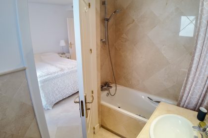 704794b72957f979df2caa92fdcdac7f - 12