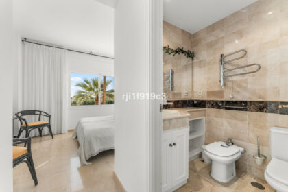 721e05b3c69090e5fa5e561cfb5f7314 - 24