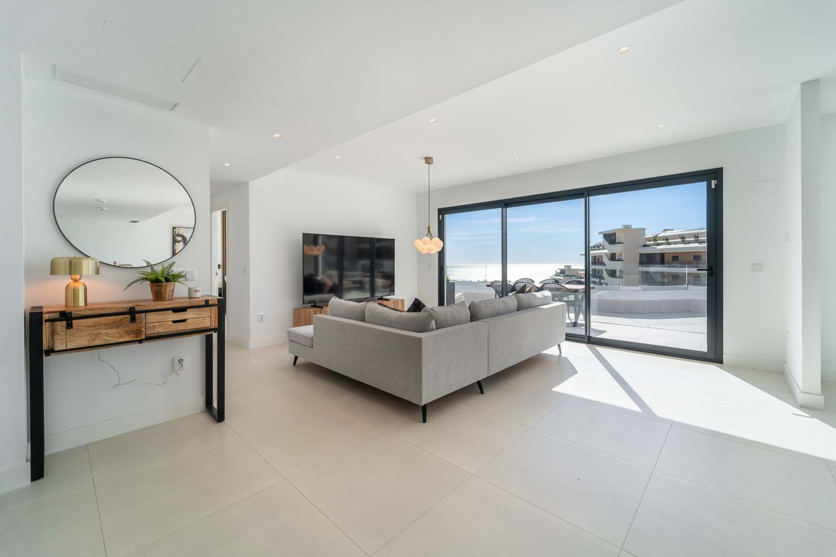 72b016a04a28fab64205a244a56c10e3 - 1