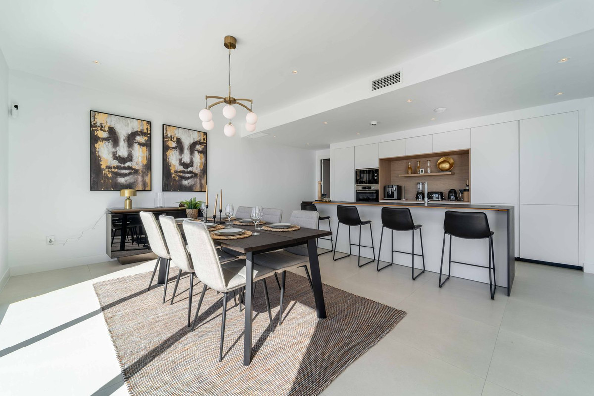 72b016a04a28fab64205a244a56c10e3 - 12