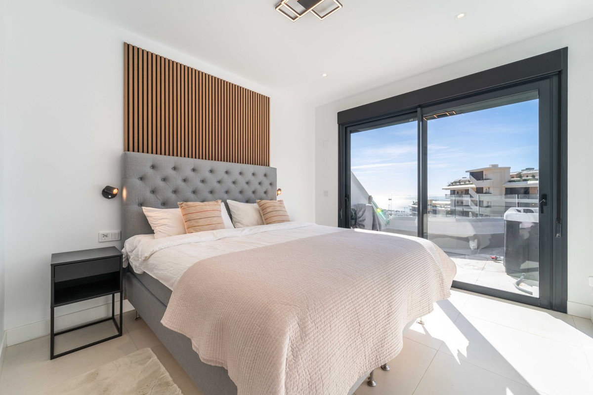 72b016a04a28fab64205a244a56c10e3 - 24