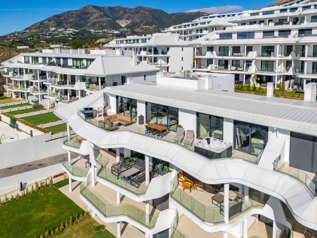 72b016a04a28fab64205a244a56c10e3 - 4