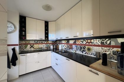 72ccb9eca104246db85a9ef7d7662b9b - 12