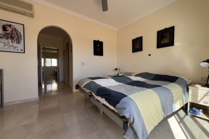 72ccb9eca104246db85a9ef7d7662b9b - 15