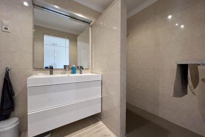 72ccb9eca104246db85a9ef7d7662b9b - 16