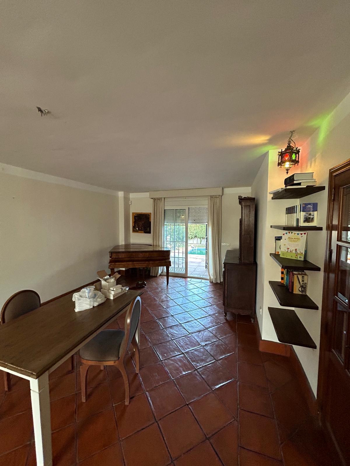 72e4909e48504d65347373dc9e59b261 - 10