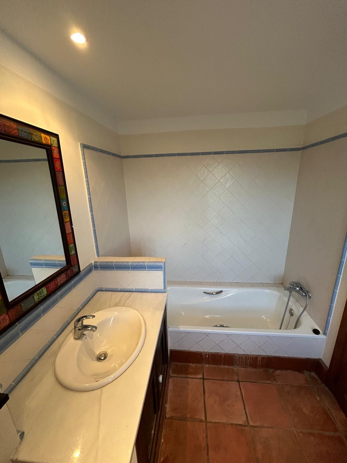 72e4909e48504d65347373dc9e59b261 - 17