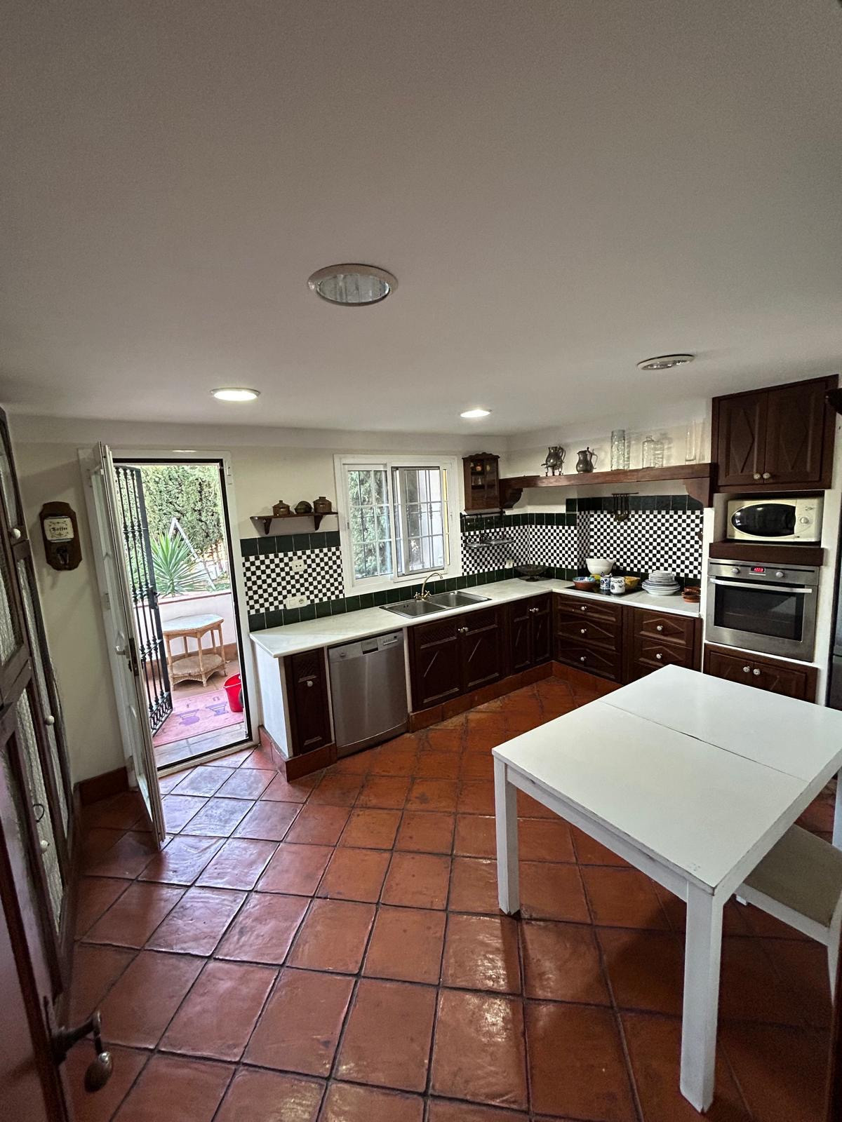 72e4909e48504d65347373dc9e59b261 - 3