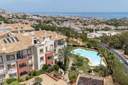 72f1b6e0abefe93cb1ee92deff2d1154 - 1