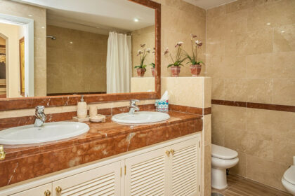 731d79a328ad62d4b84fd75e94f5156b - 12