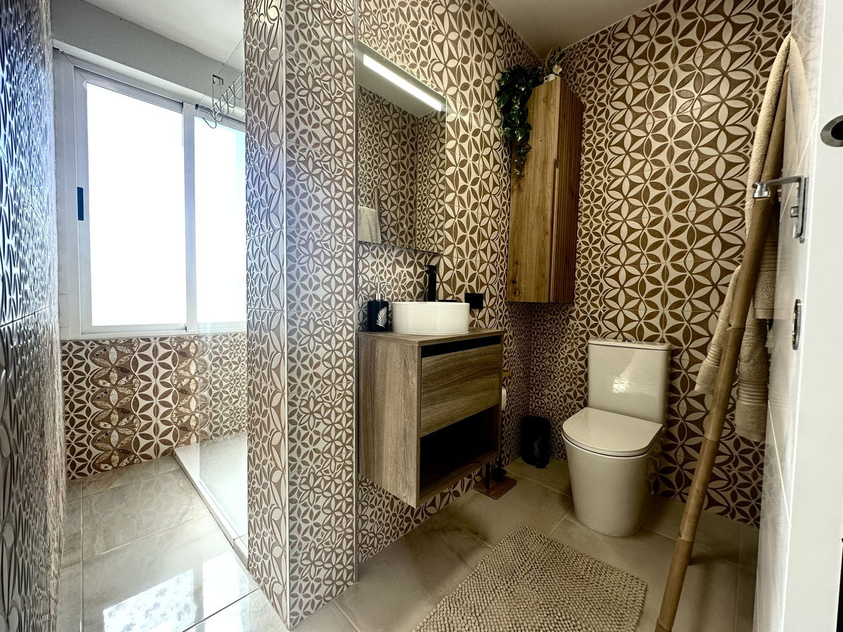 73583ce0b2ae0645da1034d58b9703bb - 32